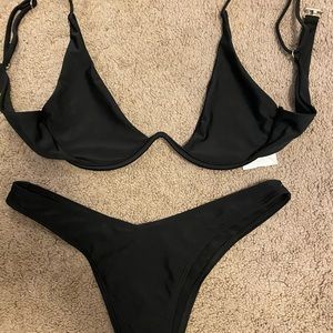 Wired black bikini